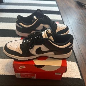 Nike dunk low panda black and white
